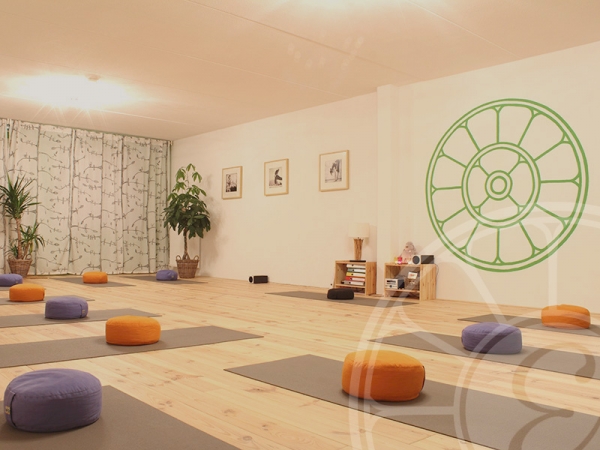 Elements Yoga | Easy flow Yoga | Active Flow Yoga | Buiten Yoga | Meditatie les | Yoga & Meditatie retraite